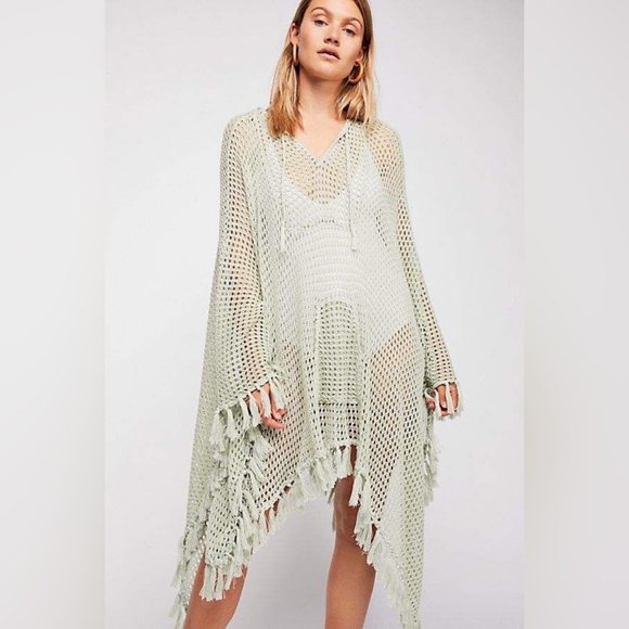 Free People Sweaters - 🌟NEW🌟 FP SAND AND SEA CROCHET PONCHO NWOT